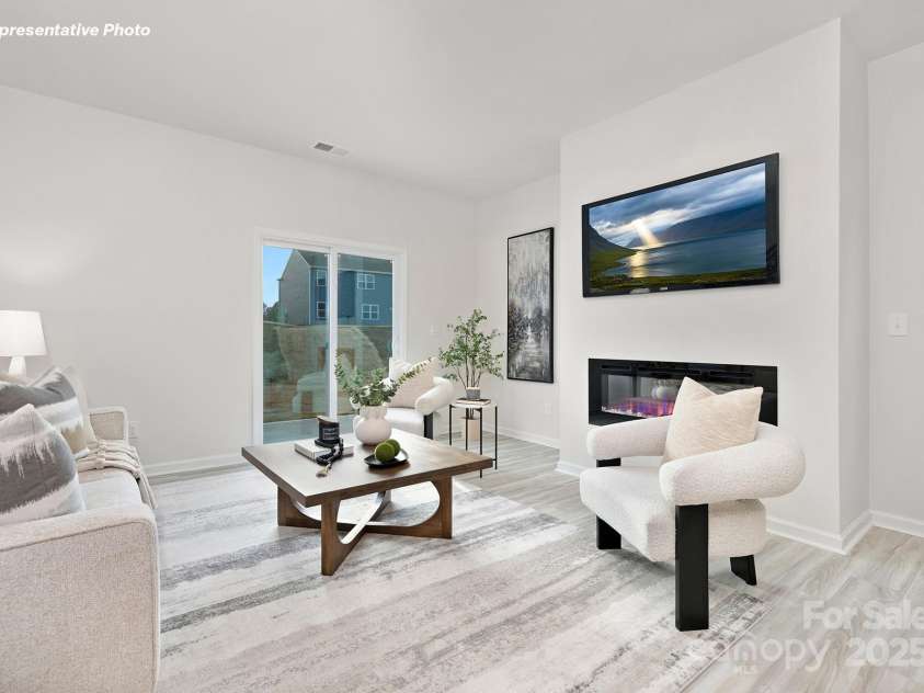 2058 10th Street, Hickory, NC 28602.  MLS# CAR4322761, YatesRealty ID 3049. 