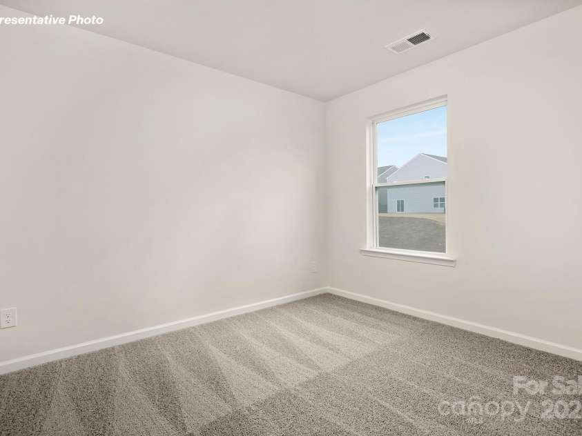 2058 10th Street, Hickory, NC 28602.  MLS# CAR4322761, YatesRealty ID 3049. 