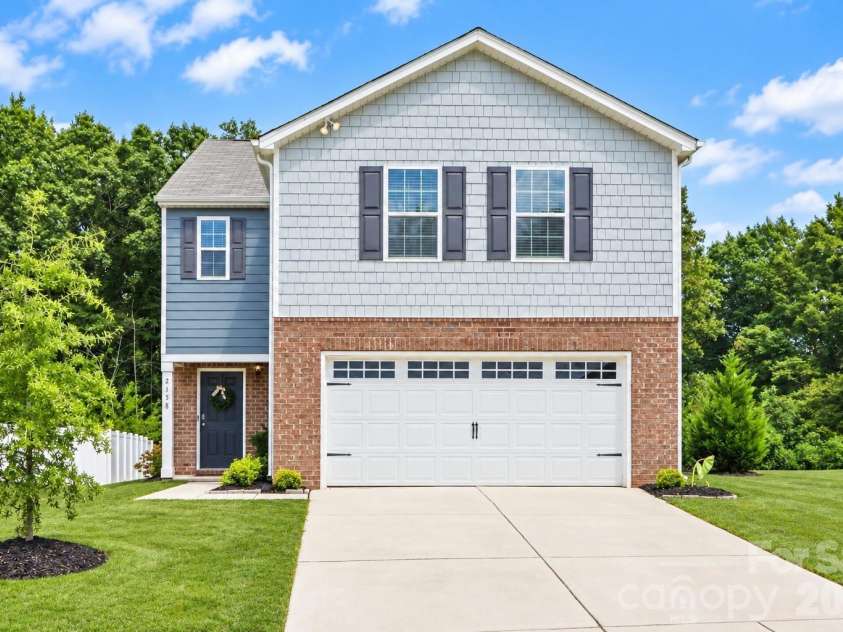2158 Redstone Drive, York, SC 29745.  MLS# CAR4424367, YatesRealty ID 3049. 