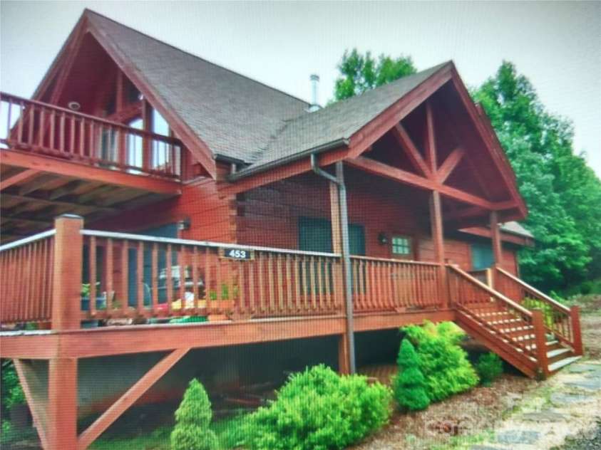 453 Grandview Peaks Drive, Nebo, NC 28761.  MLS# CAR4368502, YatesRealty ID 30490. Front Left Side