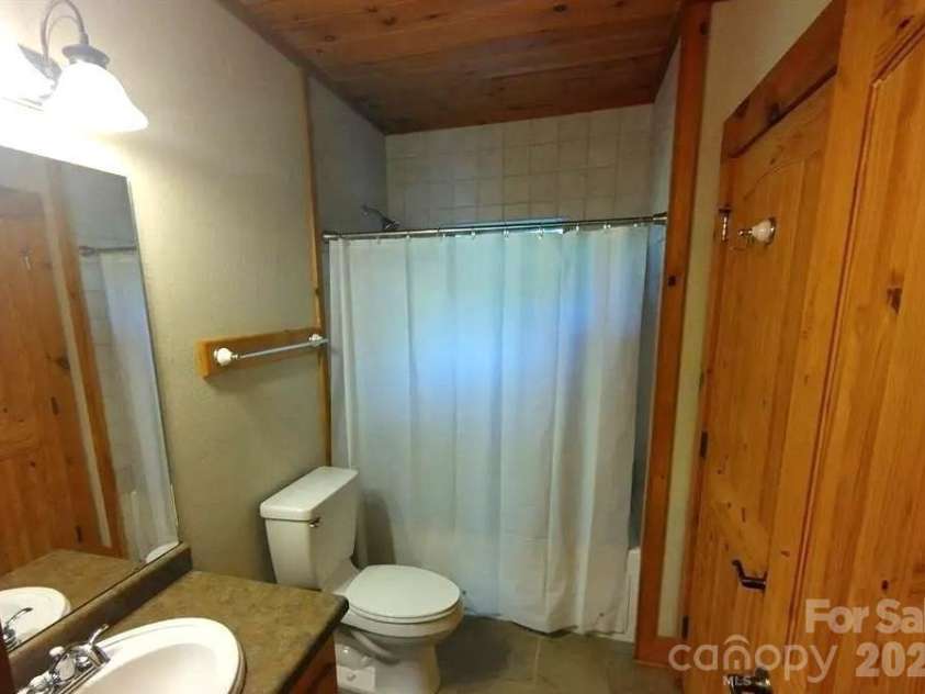 453 Grandview Peaks Drive, Nebo, NC 28761.  MLS# CAR4368502, YatesRealty ID 30490. Full bath on main