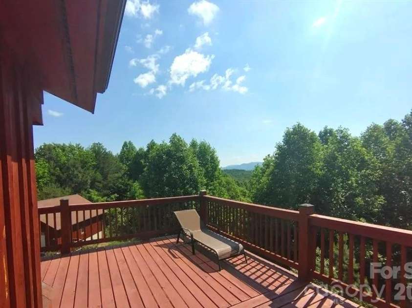 453 Grandview Peaks Drive, Nebo, NC 28761.  MLS# CAR4368502, YatesRealty ID 30490. Rear Deck