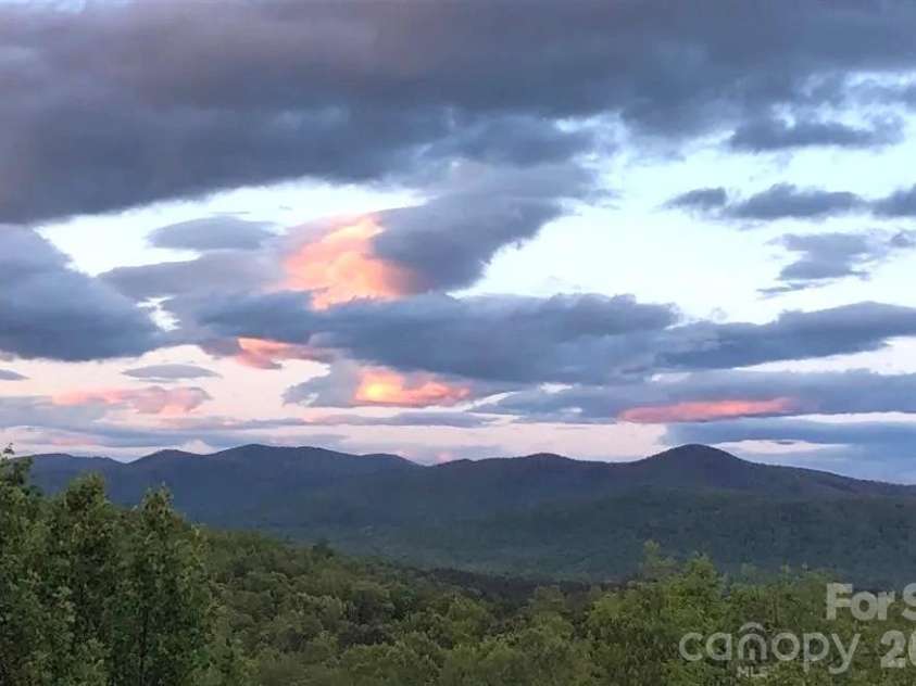 453 Grandview Peaks Drive, Nebo, NC 28761.  MLS# CAR4368502, YatesRealty ID 30490. Views