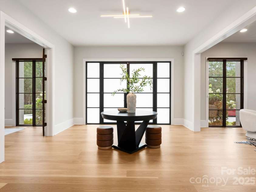 5501 Carmel Park Drive, Charlotte, NC 28226.  MLS# CAR4280107, YatesRealty ID 30490. 
