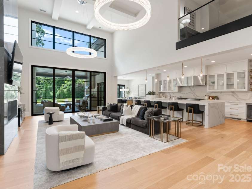 5501 Carmel Park Drive, Charlotte, NC 28226.  MLS# CAR4280107, YatesRealty ID 30490. 