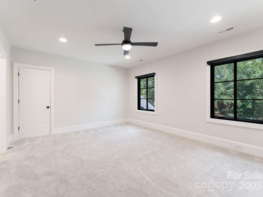 5501 Carmel Park Drive, Charlotte, NC 28226.  MLS# CAR4280107, YatesRealty ID 30490. 