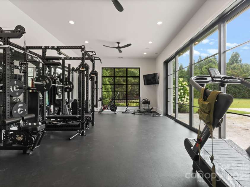 5501 Carmel Park Drive, Charlotte, NC 28226.  MLS# CAR4280107, YatesRealty ID 30490. 
