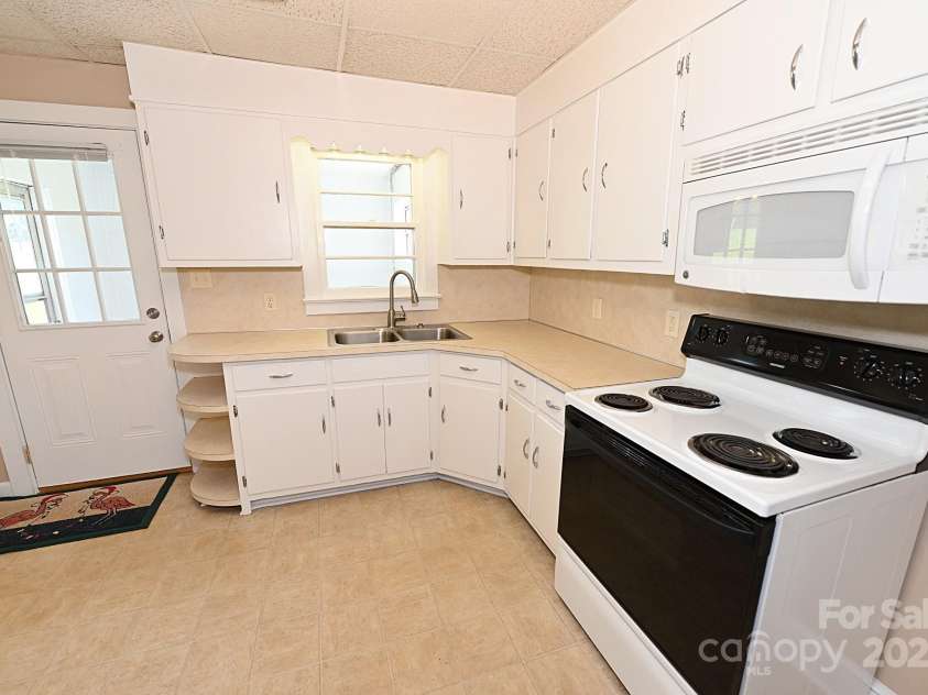 1667 Baton School Road, Granite Falls, NC 28630.  MLS# CAR4278144, YatesRealty ID 30492. 