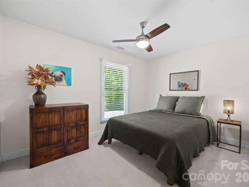 517 Raintree Drive, Matthews, NC 28104.  MLS# CAR4376465, YatesRealty ID 30492. 