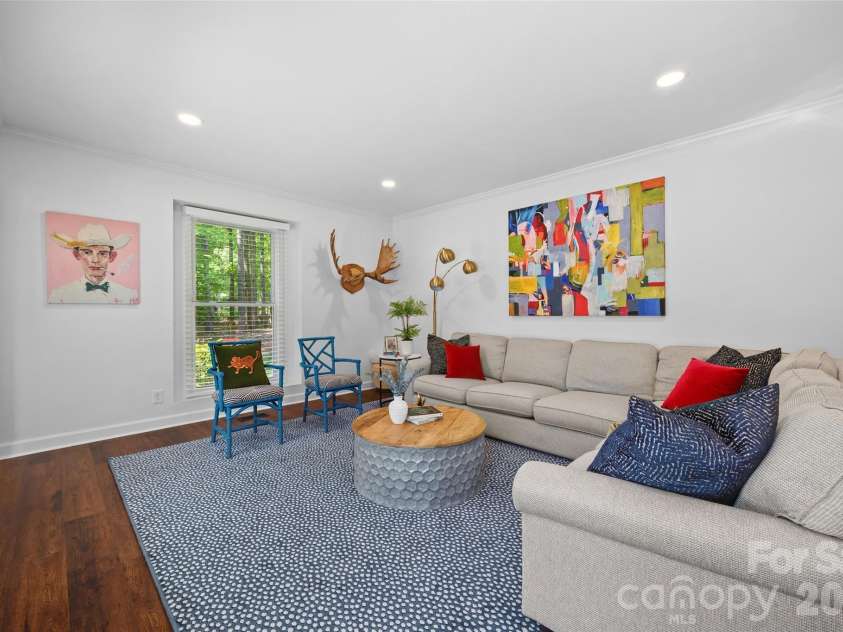 517 Raintree Drive, Matthews, NC 28104.  MLS# CAR4376465, YatesRealty ID 30492. Great room