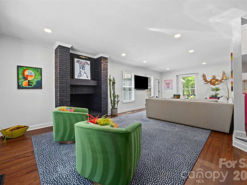 517 Raintree Drive, Matthews, NC 28104.  MLS# CAR4376465, YatesRealty ID 30492. Living room