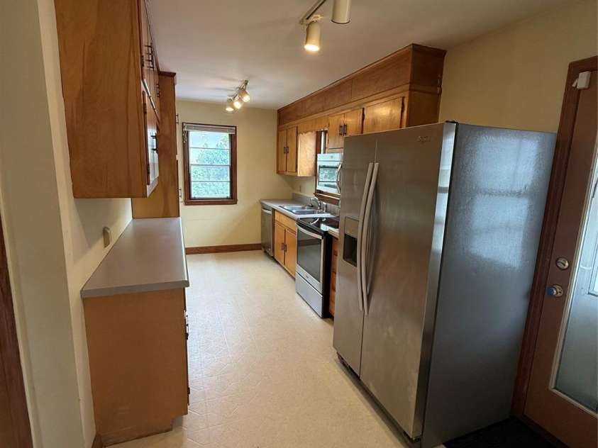 17 Pershing Road, Asheville, NC 28805.  MLS# CAR4386924, YatesRealty ID 30494. 