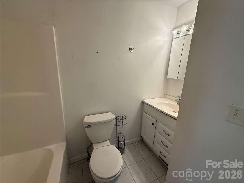 17 Pershing Road, Asheville, NC 28805.  MLS# CAR4386924, YatesRealty ID 30494. 