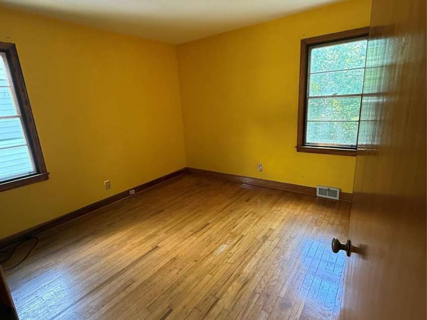 17 Pershing Road, Asheville, NC 28805.  MLS# CAR4386924, YatesRealty ID 30494. 