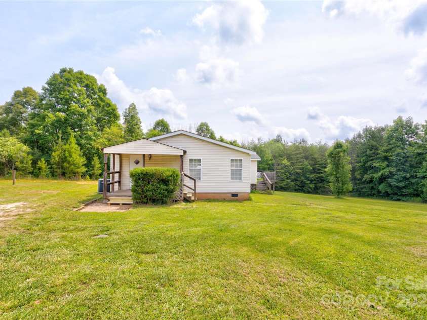 4630 Irish Potato Road, Kannapolis, NC 28083.  MLS# CAR4267985, YatesRealty ID 30494. 