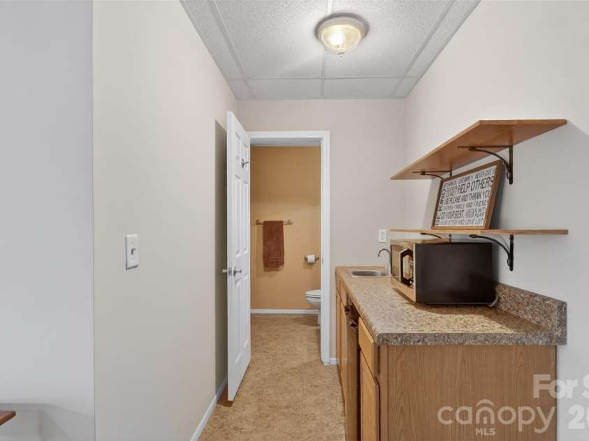 1168 Snowy Owl Road, Camden, SC 29020.  MLS# CAR4390739, YatesRealty ID 30495. 