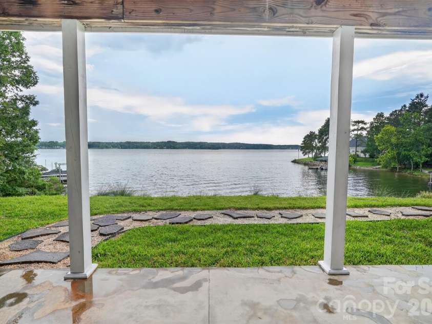 1168 Snowy Owl Road, Camden, SC 29020.  MLS# CAR4390739, YatesRealty ID 30495. 