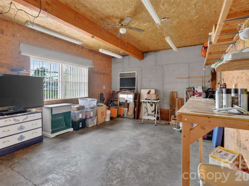 1168 Snowy Owl Road, Camden, SC 29020.  MLS# CAR4390739, YatesRealty ID 30495. 