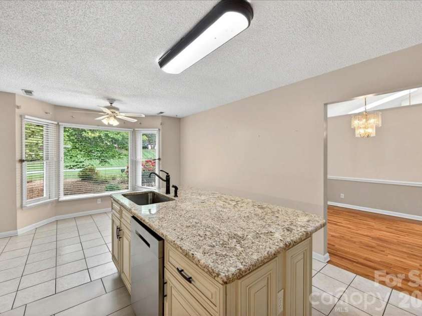 148 Miss Ellie Lane, Gastonia, NC 28056.  MLS# CAR4379291, YatesRealty ID 30496. Kitchen