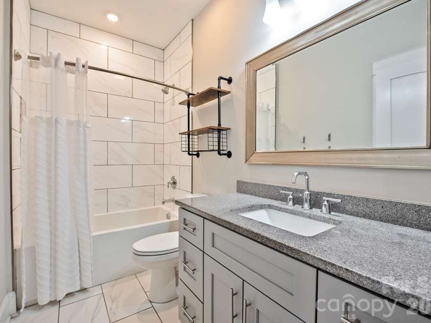 523 Griffith Village Lane, Davidson, NC 28036.  MLS# CAR4390180, YatesRealty ID 30497. Full Bath 3
