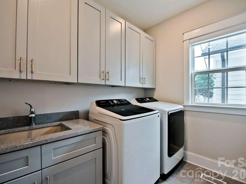 523 Griffith Village Lane, Davidson, NC 28036.  MLS# CAR4390180, YatesRealty ID 30497. Laundry Room