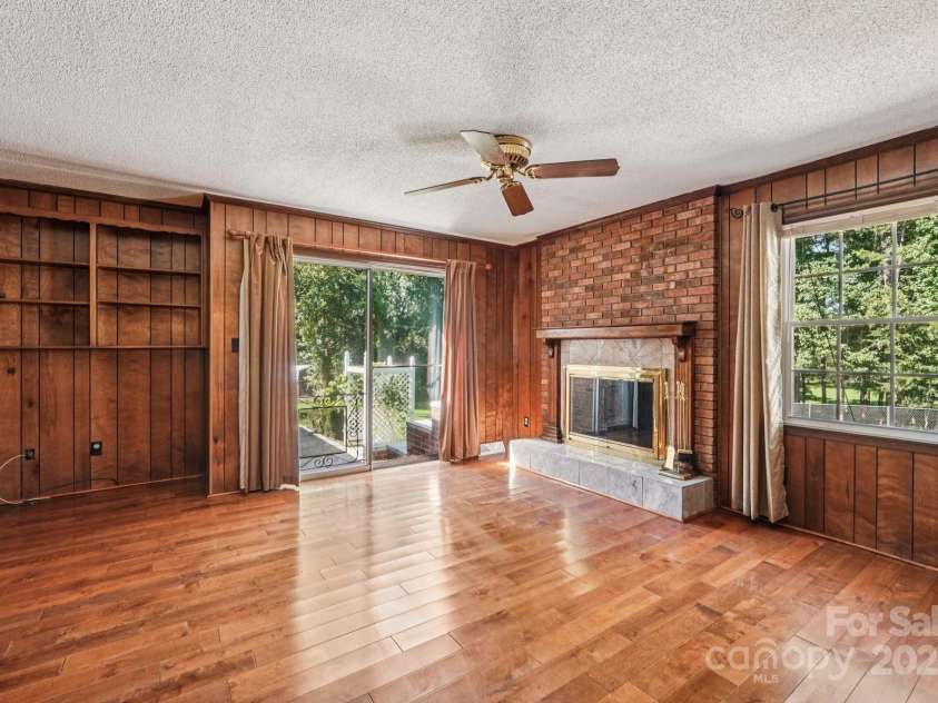 3333 Tanglewood Drive, Rock Hill, SC 29732.  MLS# CAR4276596, YatesRealty ID 30499. 