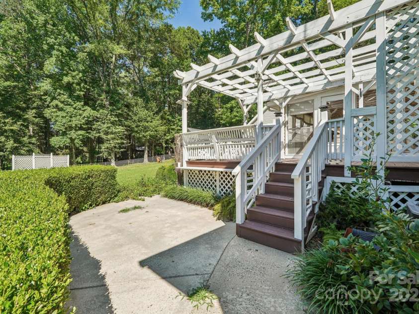 3333 Tanglewood Drive, Rock Hill, SC 29732.  MLS# CAR4276596, YatesRealty ID 30499. 