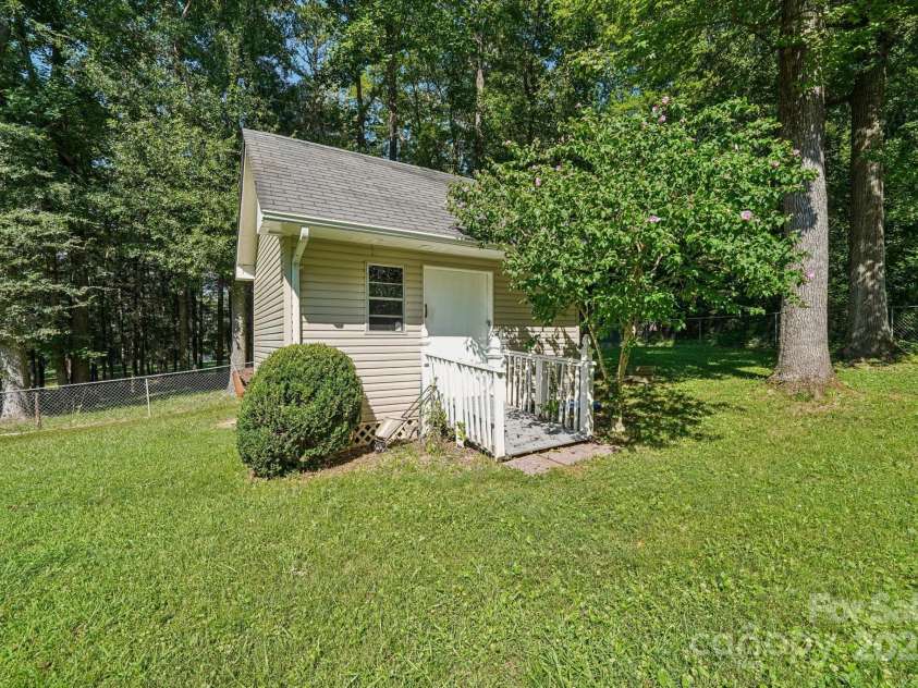3333 Tanglewood Drive, Rock Hill, SC 29732.  MLS# CAR4276596, YatesRealty ID 30499. 