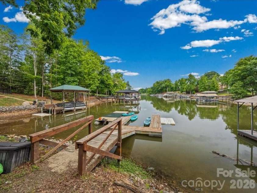 521 Rosebush Lane, Clover, SC 29710.  MLS# CAR4382407, YatesRealty ID 30499. 