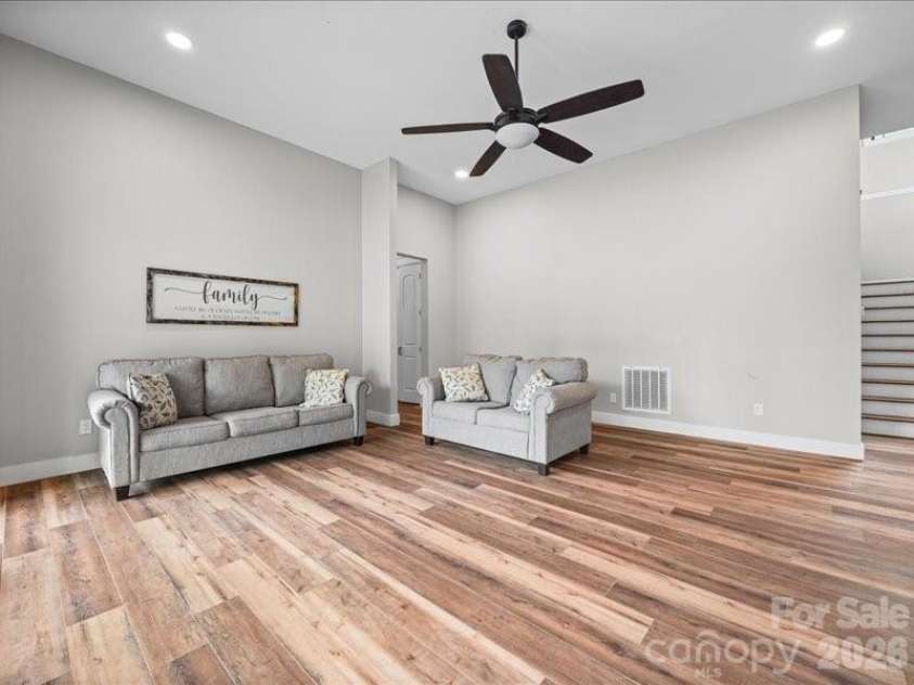 521 Rosebush Lane, Clover, SC 29710.  MLS# CAR4382407, YatesRealty ID 30499. 