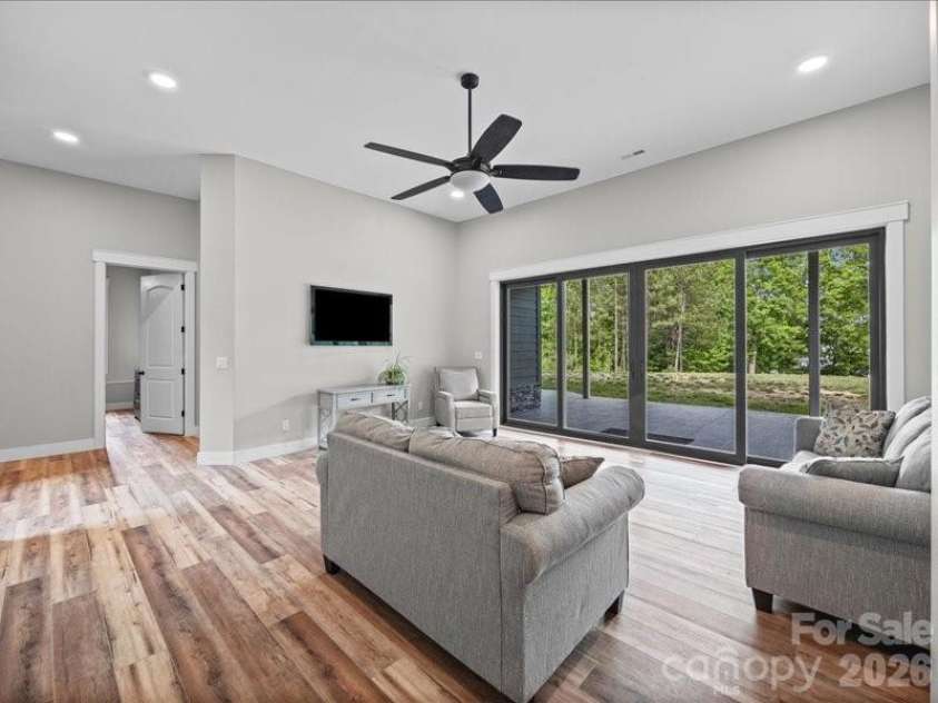 521 Rosebush Lane, Clover, SC 29710.  MLS# CAR4382407, YatesRealty ID 30499. 