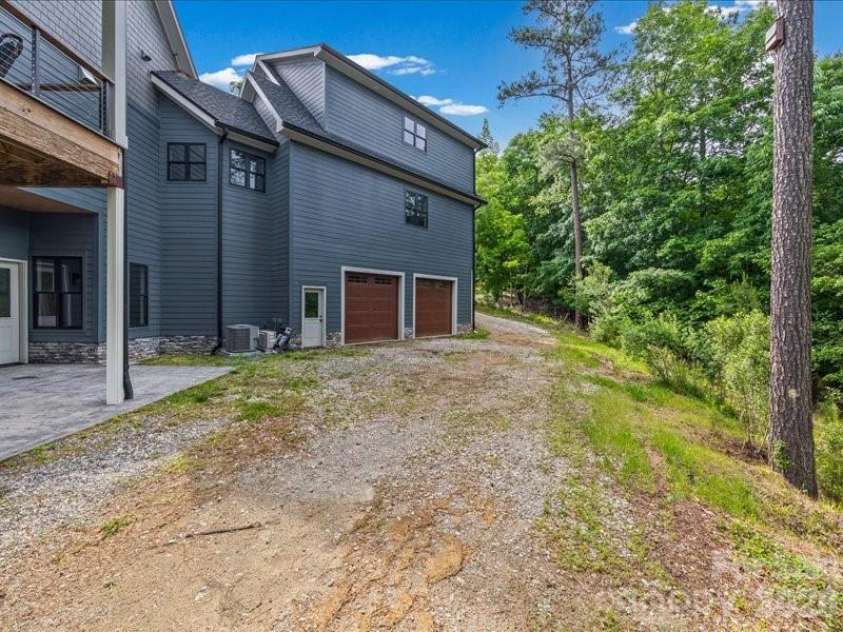 521 Rosebush Lane, Clover, SC 29710.  MLS# CAR4382407, YatesRealty ID 30499. 