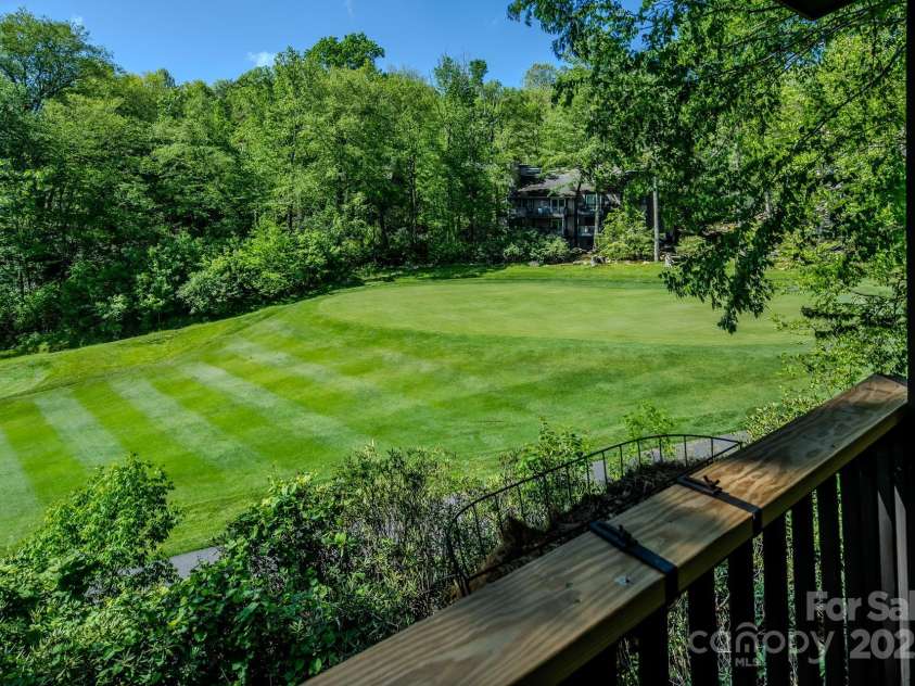 300 Glenwood Lane, Sugar Mountain, NC 28604.  MLS# CAR4204653, YatesRealty ID 305. 