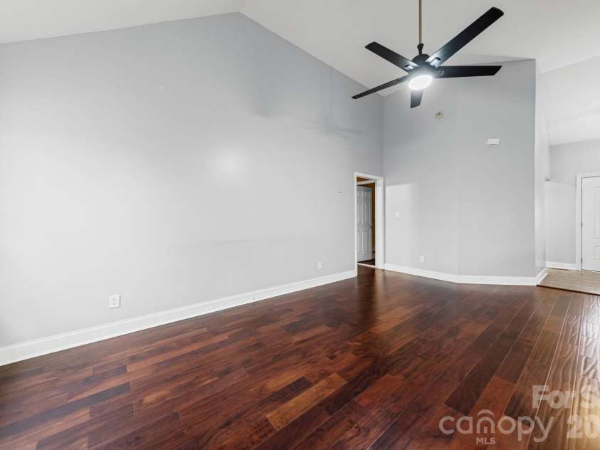 118 Sundance Circle, Statesville, NC 28625.  MLS# CAR4351957, YatesRealty ID 3050. 