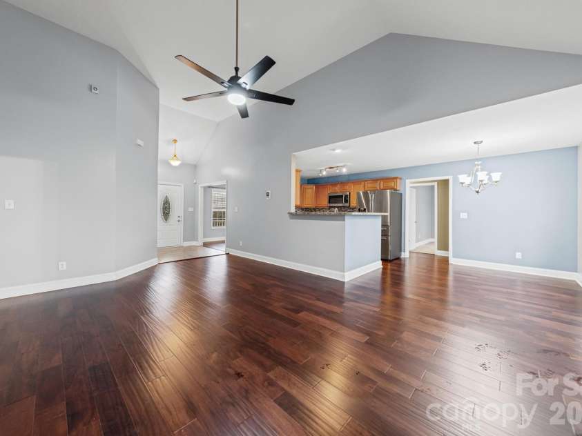 118 Sundance Circle, Statesville, NC 28625.  MLS# CAR4351957, YatesRealty ID 3050. 