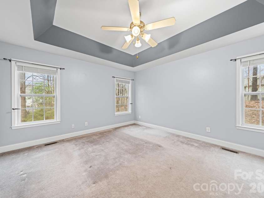 118 Sundance Circle, Statesville, NC 28625.  MLS# CAR4351957, YatesRealty ID 3050. 