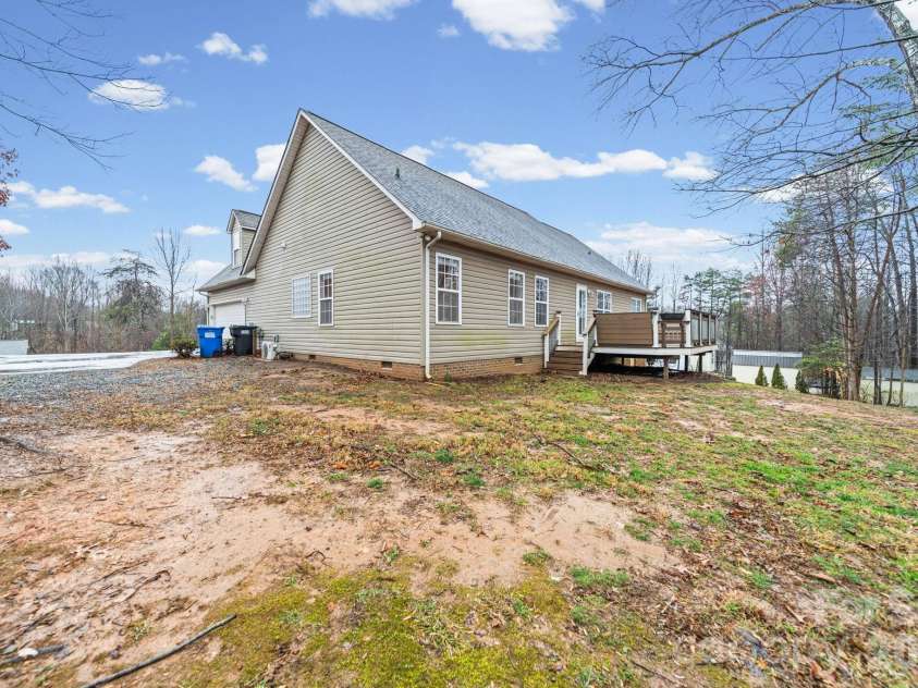 118 Sundance Circle, Statesville, NC 28625.  MLS# CAR4351957, YatesRealty ID 3050. 