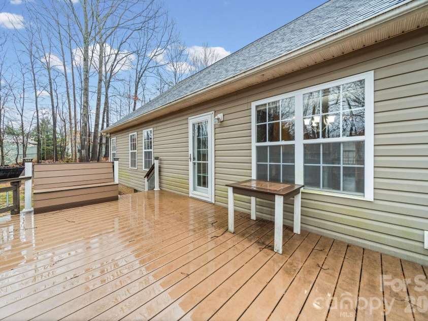 118 Sundance Circle, Statesville, NC 28625.  MLS# CAR4351957, YatesRealty ID 3050. 
