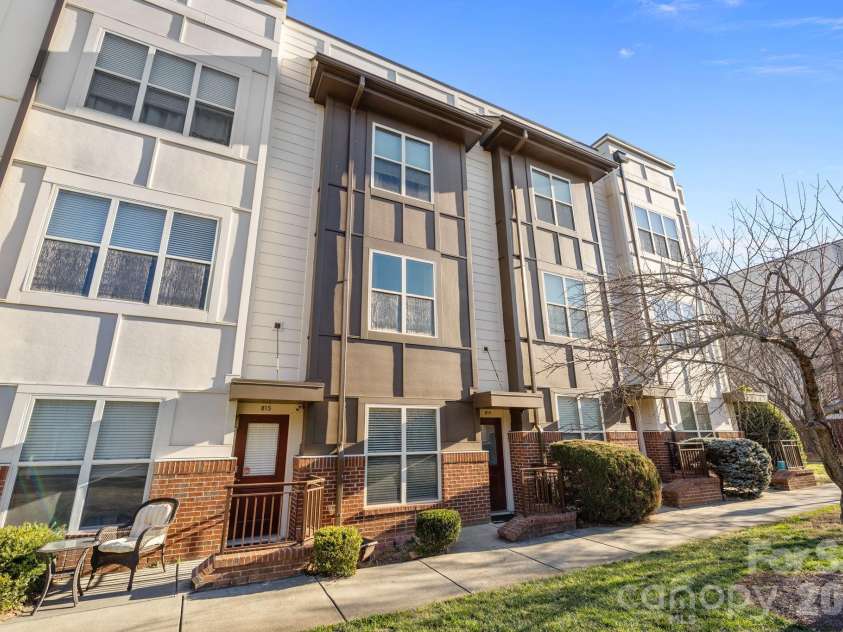 819 Seigle Point Drive, Charlotte, NC 28204.  MLS# CAR4338251, YatesRealty ID 3050. 