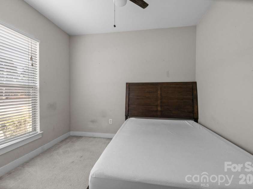 819 Seigle Point Drive, Charlotte, NC 28204.  MLS# CAR4338251, YatesRealty ID 3050. 