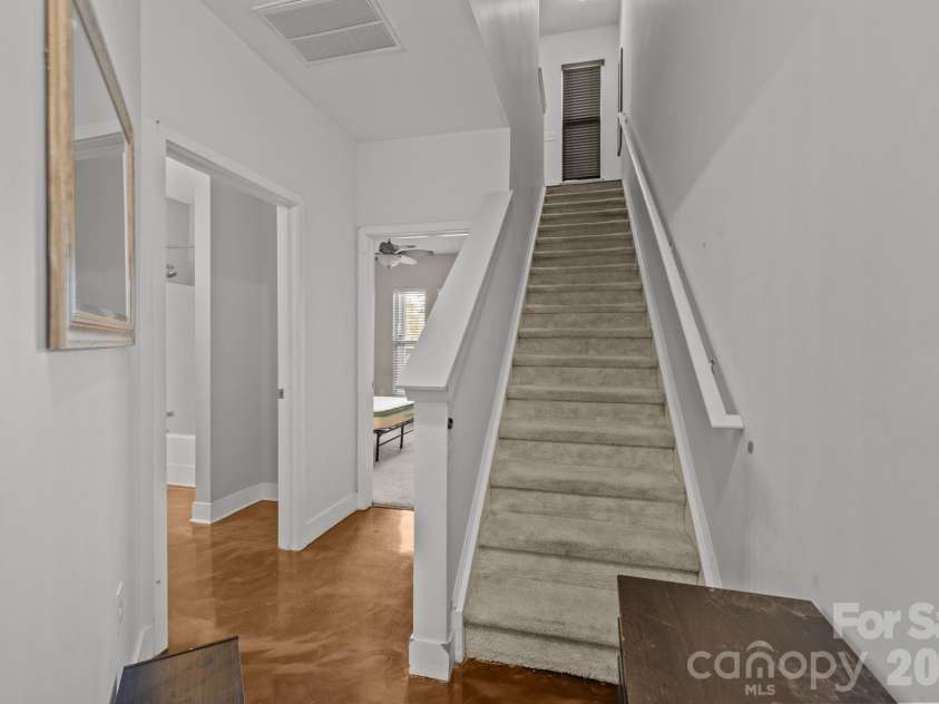 819 Seigle Point Drive, Charlotte, NC 28204.  MLS# CAR4338251, YatesRealty ID 3050. 