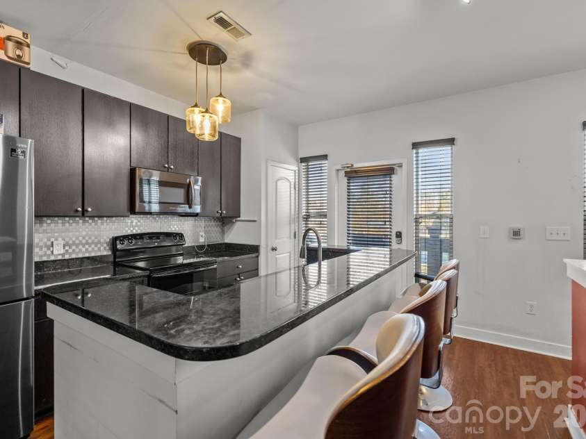 819 Seigle Point Drive, Charlotte, NC 28204.  MLS# CAR4338251, YatesRealty ID 3050. 