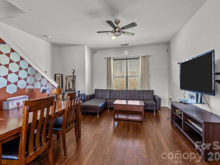 819 Seigle Point Drive, Charlotte, NC 28204.  MLS# CAR4338251, YatesRealty ID 3050. 