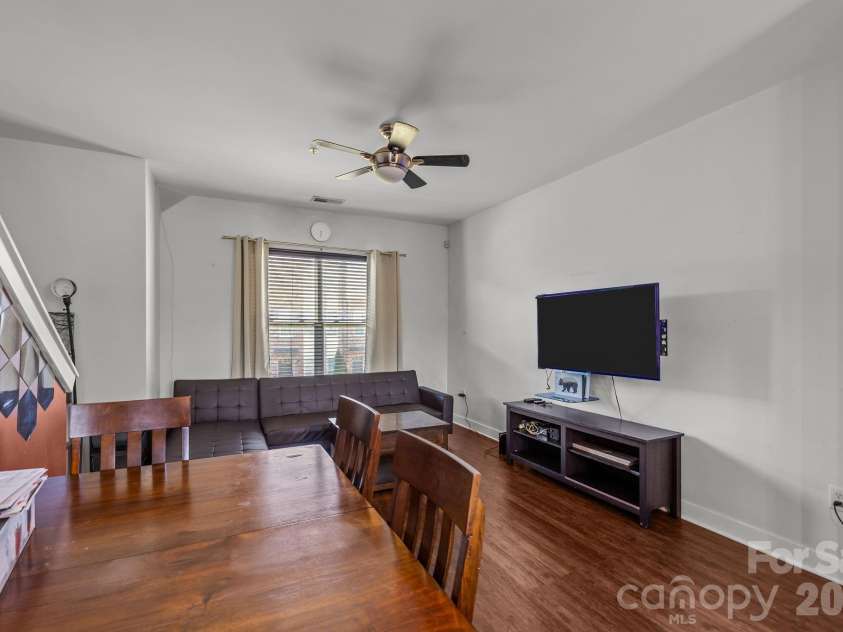 819 Seigle Point Drive, Charlotte, NC 28204.  MLS# CAR4338251, YatesRealty ID 3050. 