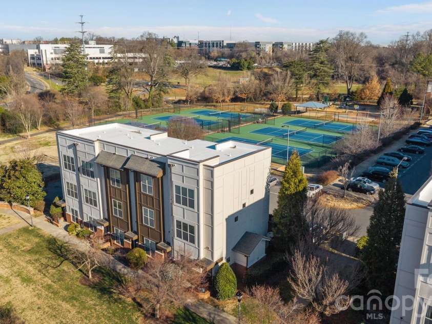 819 Seigle Point Drive, Charlotte, NC 28204.  MLS# CAR4338251, YatesRealty ID 3050. 