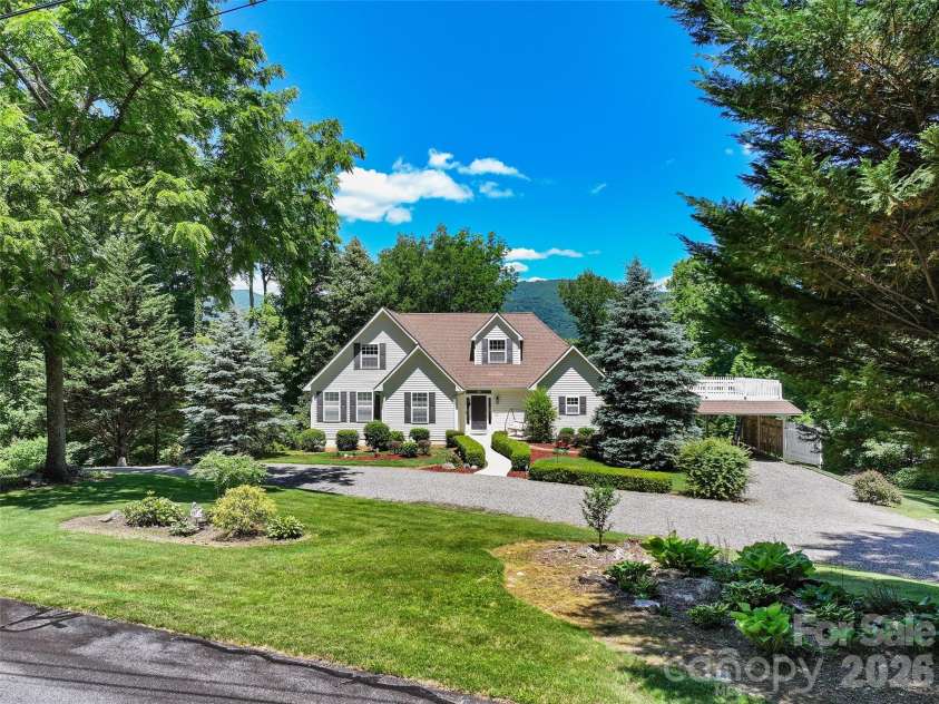 637 April Park, Waynesville, NC 28786.  MLS# CAR4391687, YatesRealty ID 30500. 