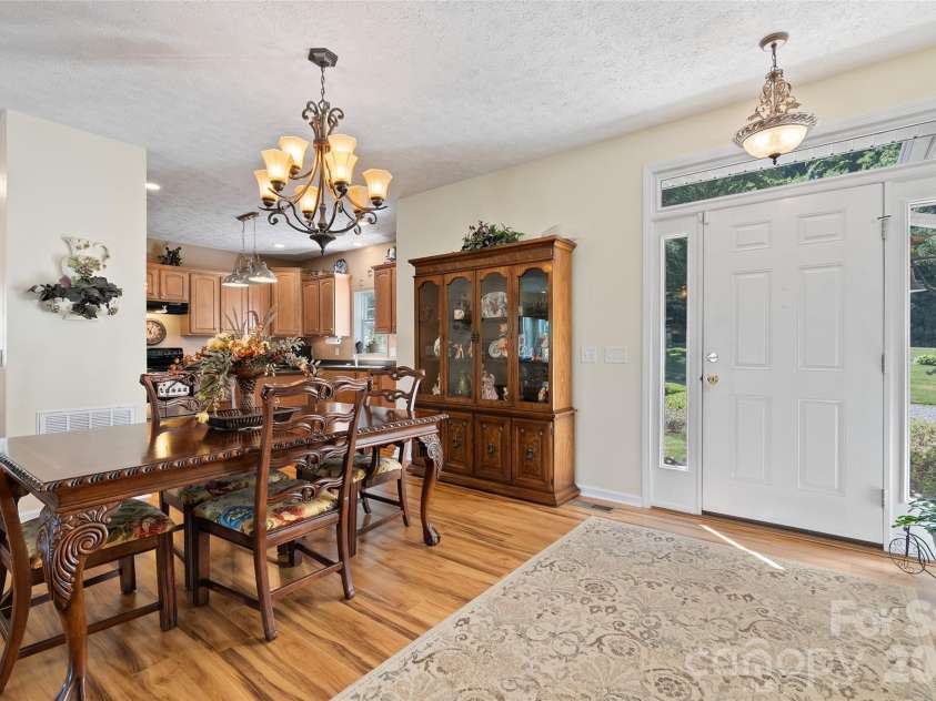 637 April Park, Waynesville, NC 28786.  MLS# CAR4391687, YatesRealty ID 30500. 