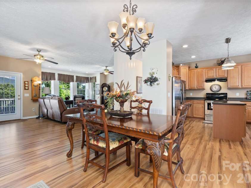 637 April Park, Waynesville, NC 28786.  MLS# CAR4391687, YatesRealty ID 30500. 