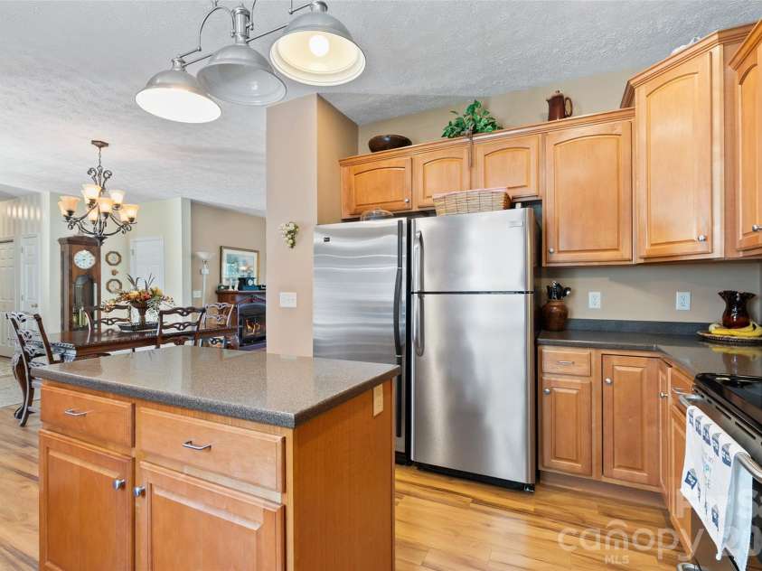 637 April Park, Waynesville, NC 28786.  MLS# CAR4391687, YatesRealty ID 30500. 