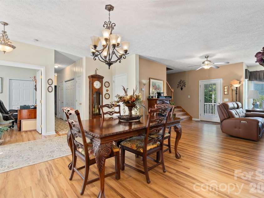 637 April Park, Waynesville, NC 28786.  MLS# CAR4391687, YatesRealty ID 30500. 
